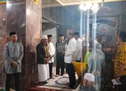 Safari Ramadhan di Masjid Nurul Falah, Pemkot Kendari Berikan Sejumlah Bantuan