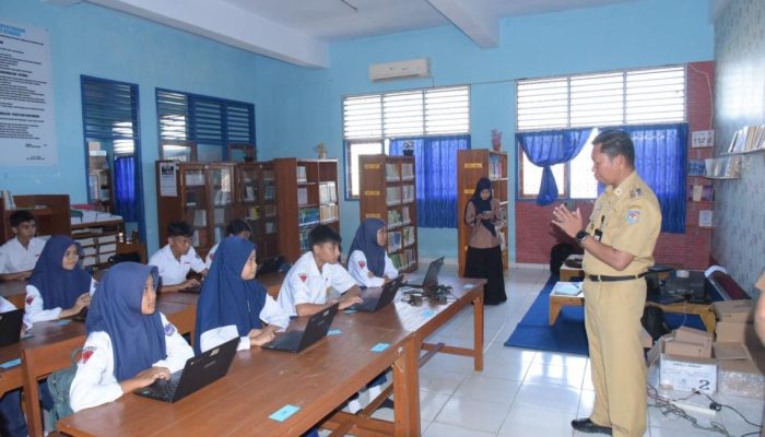 Monitoring USBD di Sejumlah Sekolah, Asmawa Tosepu : Perlu Adanya Pembenahan Jaringan Internet