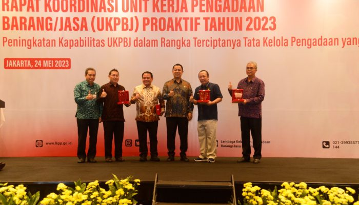 Kemenkumham Diganjar Penghargaan Terbaik ke-2 UKPBJ Proaktif