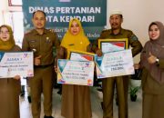 Sukses Gelar Lomba Musik Bambu, Dinas Pertanian Kendari Serahkan Hadiah Para Pemenang