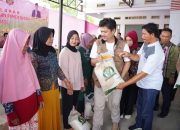 Ribuan KPM di Kecamatan Uluiwoi dan Ueesi Terima Bansos Beras Pemerintah