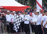 Memeriahkan HUT-192 Kota Kendari, Ribuan Peserta Ikuti Jalan Sehat