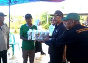 Bupati Surunuddin Berikan Bantuan Pupuk  Secara Gratis kepada Kelompok Tani di Konsel