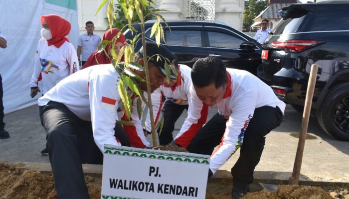 Pemprov Sultra dan Pemkot Tanam Sejuta Pohon di HUT Kendari ke-192