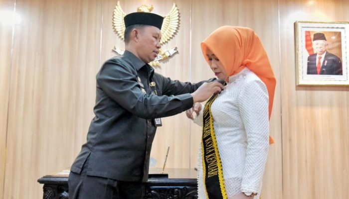 Siti Chomzah Asmawa dan Istri Camat se-Kota Kendari Dikukuhkan sebagai Bunda Literasi