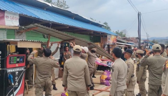 Puluhan Pedagang di Sekitar Pasar Kadia Terjaring Razia Satpol PP