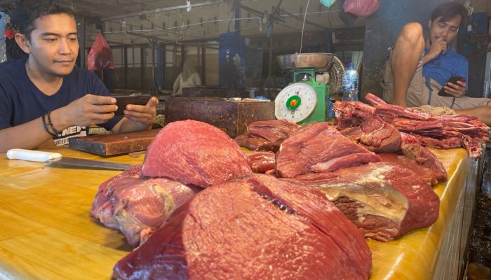 Jelang Iduladha 2023, Harga Daging Sapi di Pasar Mandonga Kendari Terpantau Normal