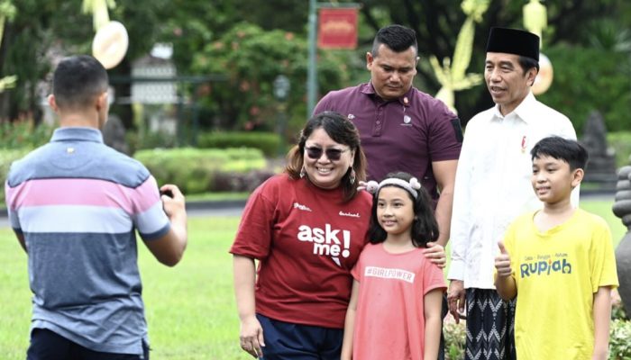 Lebaran Idul Adha di Yogyakarta, Presiden Jokowi Ajak Masyarakat Foto Bareng