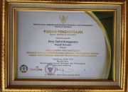 Sukses Bangun Kawasan Transmigrasi, Bupati Konawe KSK Terima Penghargaan dari Kementerian Desa PDTT