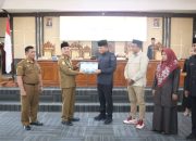 Pemkab Konsel Serahkan Rancangan KUPA PPAS Perubahan 2023 ke DPRD