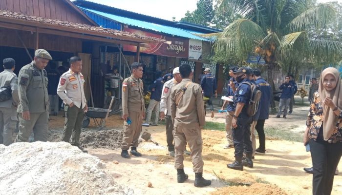 Pedagang Kaki Lima di Area RSUD Kota Kendari Diminta Bongkar Lapak Secara Mandiri