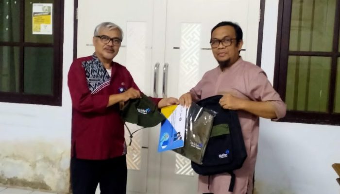 BKKBN Sultra Salurkan 175 Paket Perlengkapan Bagi Mahasiswa KKN Tematik UHO Kendari