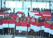 Pemkab Konsel Gelar Gerakan Pembagian Bendera Merah Putih secara Serentak