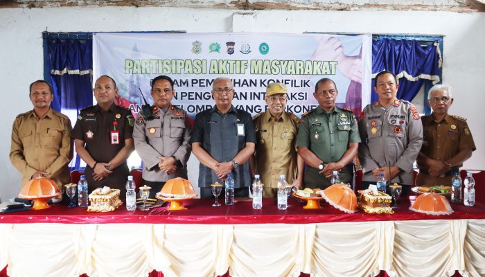 Dialog Bersama Warga Kombeli dan Takimpo, Wakapolres Buton: Masyarakat Harus Ikut Menjaga Kamtibmas