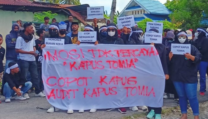 Masyarakat Desak Kepala UPTD Puskesmas Tomia Tandatangani Pengunduran Diri