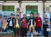 Pj Bupati Bombana Serahkan Bantuan Alsintan kepada Kelompok Tani