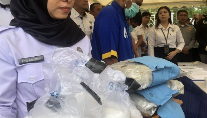 BNNP Sultra Musnahkan 3,8 KG Sabu dan Ganja, Hasil Tangkapan Periode Juli-Agustus