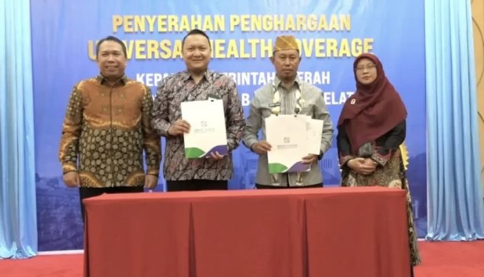 Pemkot Kendari Terima Penghargaan UHC Tahun 2023