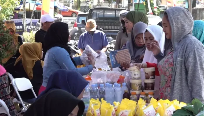 Disketapang Kota Kendari Buka Pasar Murah di Kelurahan Watu-Watu