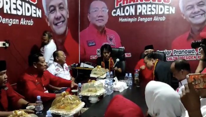 Sambangi DPD PDIP Sultra, Adian Napitupilu Bahas Cawapres Pendamping Ganjar Pranowo