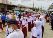 Meriahkan HUT, Kecamatan Unaaha Gelar Lomba Gerak jalan Indah