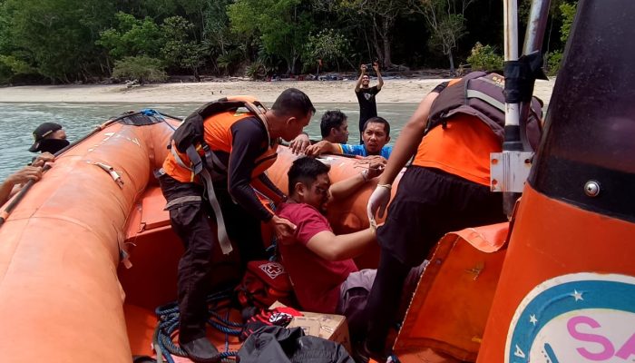 Tim SAR Kolaka Evakuasi Pria Jatuh di Pulau Padamarang