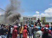 Dugaan Korupsi Pertambangan Blok Mandiodo, Ratusan Massa Aksi Desak Kejati Sultra Periksa Syahbandar Molawe