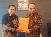 Kadis Kominfo Konawe Serahkan Dokumen Daerah Blank Spot