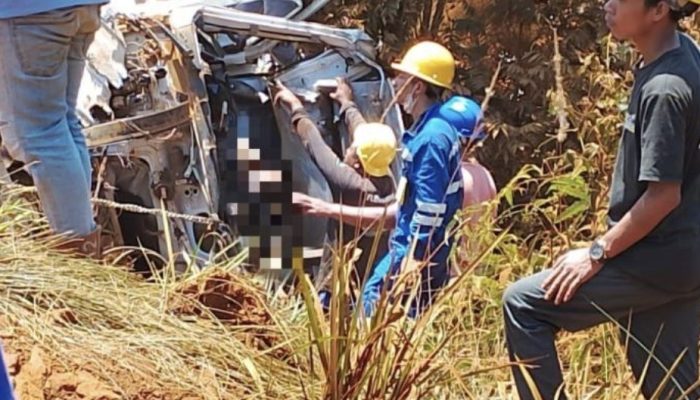 Dump Truk Perusahaan Tambang Nikel  di Konut Terjun ke Jurang, Sopir Tewas di Tempat