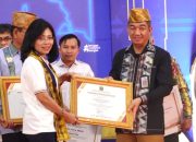 Dirjen KI Kemenkumham Berikan Penghargaan Mitra Kerja Awards kepada Pemkot Kendari