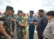 Sambangi Sultra untuk Tinjau Pembangunan Pangkalan Udara, KSAD TNI Disambut Danlanal Kendari
