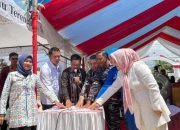 Wakili Pj Wali Kota Kendari, Asisten II Melaunching dan Membuka Sosialisasi Pengembangan BKB HIU