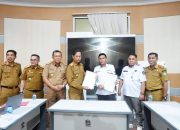 Pemkab dan KPU Bombana Teken NPHD Pemilihan Bupati dan Wakil Bupati 2024