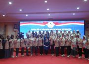 Asisten II Setda Sultra Lepas Peserta Rakernas IWAPI Sultra ke Provinsi Banten