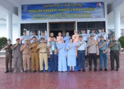 Pj Wali Kota Kendari Sambut Kedatangan Pangkoopsudnas Dengan Tarian Mondotambe