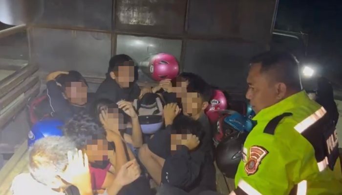 Bawa Sajam dan Diduga Hendak Tawuran, Kelompok Remaja di Kendari Diamankan Polisi