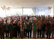 Upaya Turunkan Angka Kemiskinan Ekstrim, Bupati Konut Serahkan Bantuan Bahan Pokok di Tiga Kecamatan