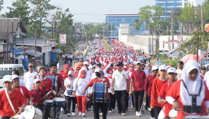 Peringati HUT ke-78 PGRI, Pemkot Kendari Gelar Jalan Sehat