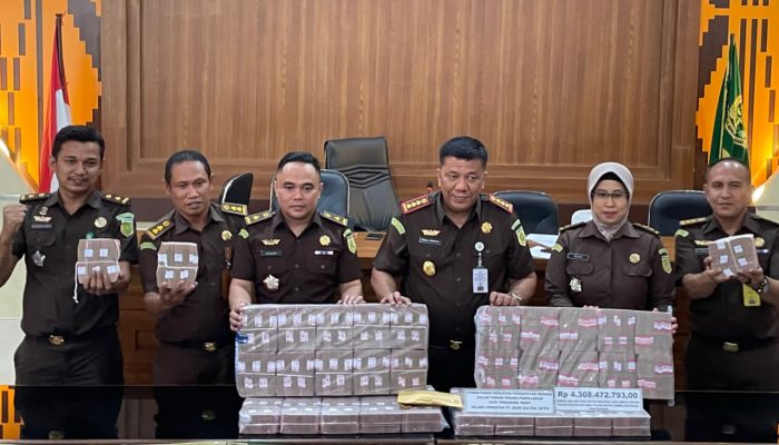 Kejari Kendari Sita Rp4,3 M Uang Tunggakan Pajak PT Bumi Sultra Jaya