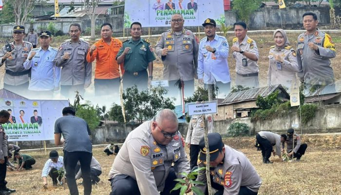 Sukseskan Program 10 Ribu Pohon, Polda Sultra dan Sejumlah Instansi Tanam 500 Bibit Pohon