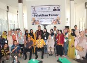 Kembangkan Kapasitas Pelaku Usaha Kerajinan, Disdagkop UKM Kendari Gelar Pelatihan Tenun