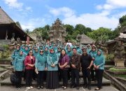 TP- PKK Kabupaten Kolaka Studi Tiru ke Desa Wisata Penglipuran di Bali