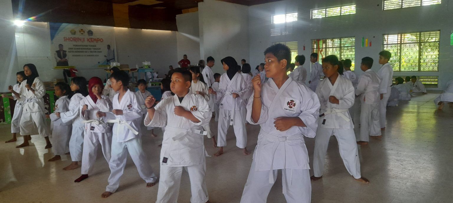 Ujian Kenaikan Tingkat (UKT) tahun 2024 yang digelar Persaudaraan Shorinji Kempo Indonesia (Perkemi) Kendari