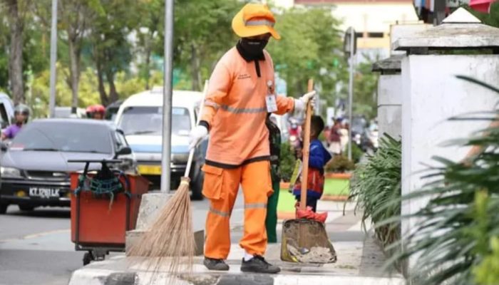 Pahlawan Kebersihan Bombana Dinaikan Gajinya, Berlaku Mulai Bulan Ini