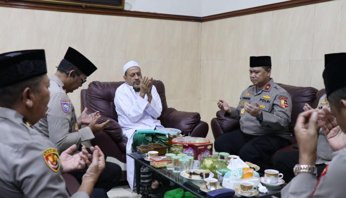 Ditemui Wakaops NCS Polri, Habib Taufiq Assegaf Pasuruan  Doakan Pemilu Berjalan Aman dan Damai