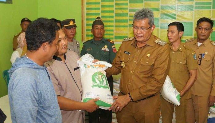 Pemkot Kendari Salurkan Bantuan Pangan untuk 552 KPM di Kelurahan Mandonga