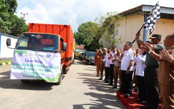 Peluncuran Cadangan Pangan Pemerintah berupa beras untuk Keluarga Penerima Manfaat (KPM) di 17 Kabupaten/Kota di Gudang Punggaloba