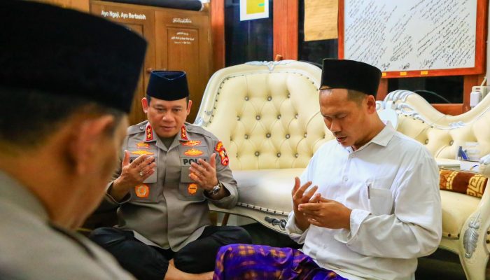 Disambangi Kaops NCS Polri, KH Gus Baha Doakan Pemilu 2024 Aman dan Damai