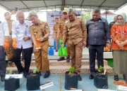 Pj Wali Kota Kendari Launching Penanaman Cabai dan Tomat di SMPN 2 Kendari