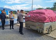 Kapolres Konawe Utara, AKBP Priyo Utama menunjukan barang bukti 1.400 tabung gas elpiji bersubsidi